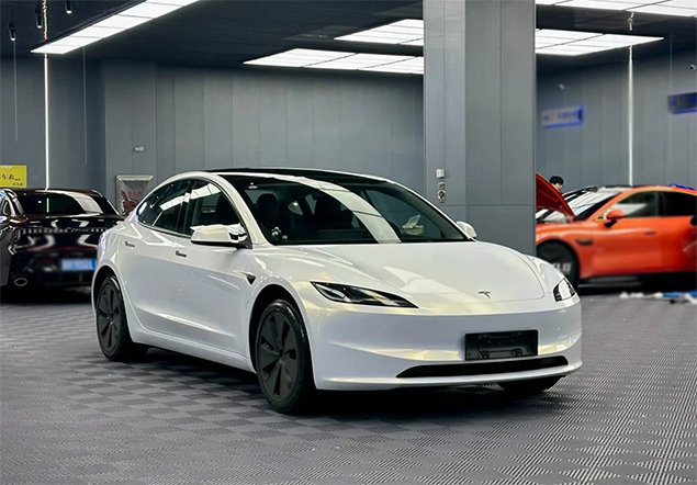 TPU白变金改色膜